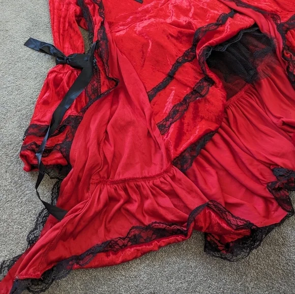 Gothic Red Velvet Red Riding Hood Lolita Costume - Picture 3 of 9